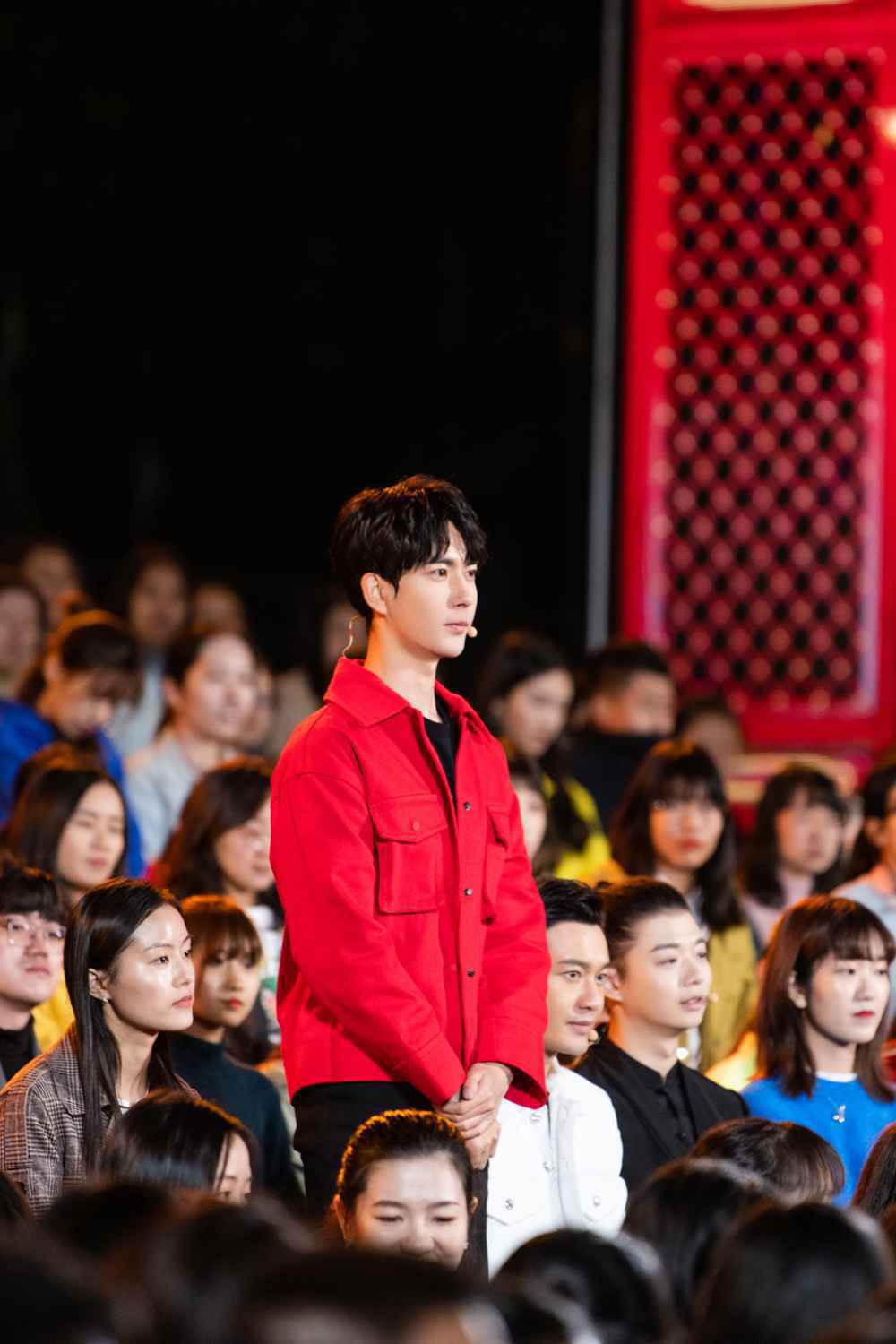 《一堂好课》开讲 于朦胧化身科代表激烈辩论