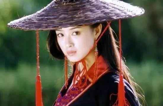 演女主被狂骂演配角才被夸 “女主脸”要毁掉多少女明星