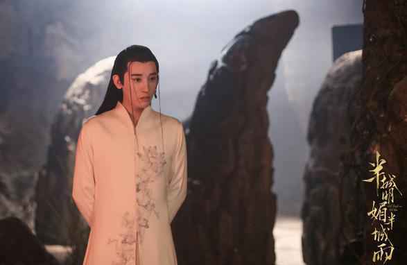 《半城明媚半城雨》今日开播 三抱锁情蜜意浓浓