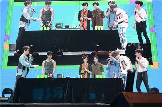 威神V亚洲巡回粉丝见面会演唱了什么？