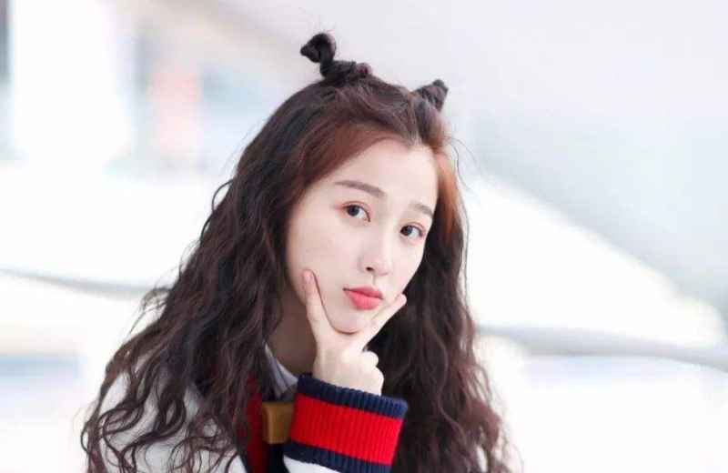 《青春有你2》虞书欣直拍,原地踏步的样子像极了军训,网友:好可爱