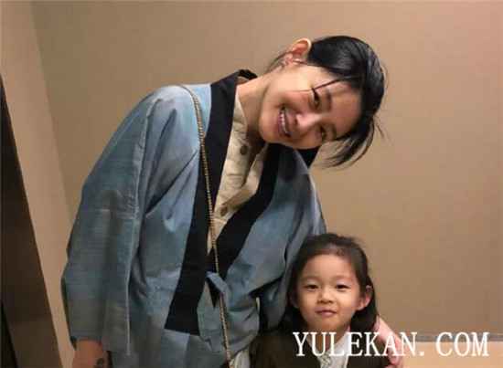 大S到底发生了什么?半夜发微博引来各种网友疯狂猜测