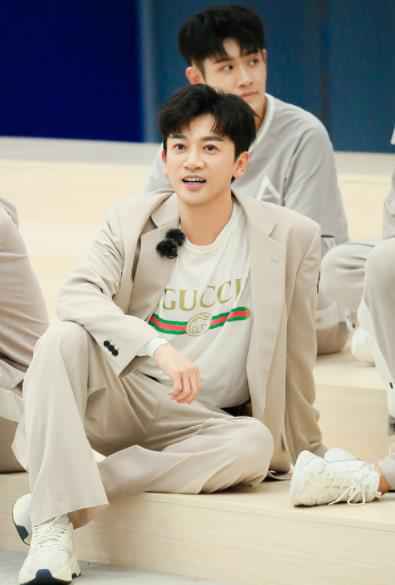 苏有朋《创造营2019》师生首次同台 青苹果减肥操笑翻全场