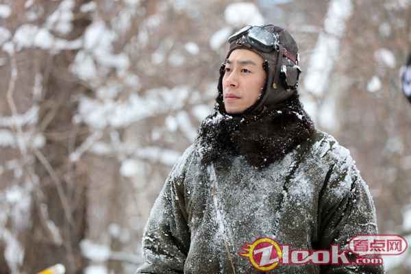 朱亚文《悬崖之上》终极预告 自爆式牺牲为战友换取生机