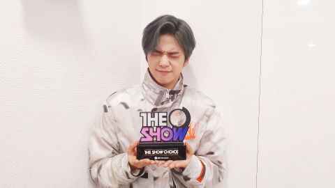 姜丹尼尔回归满一周〈CYAN〉首冠到手!