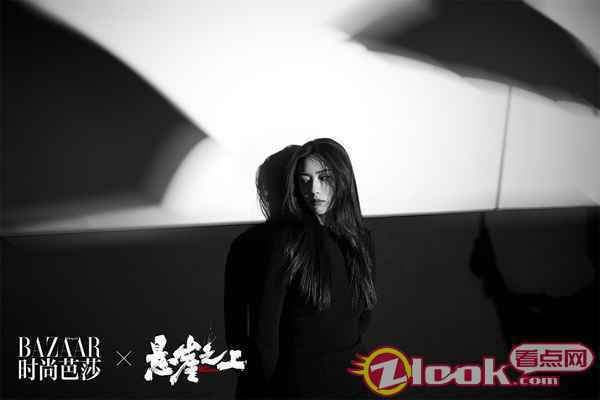 张艺谋《悬崖之上》黑白特工大片 全网热度激增持续领跑五一档