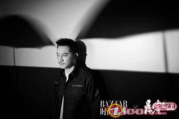 张艺谋《悬崖之上》黑白特工大片 全网热度激增持续领跑五一档