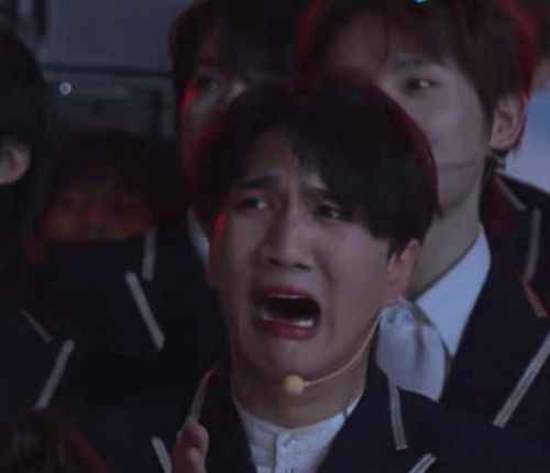 《创4》成团夜韩美娟看王嘉尔的表情是我了!韩美娟表情包上热搜