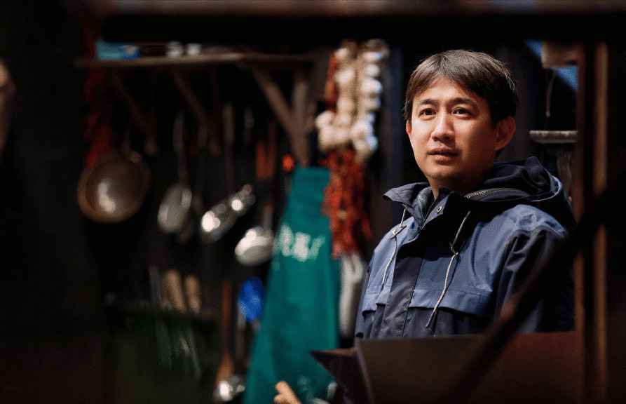 张艺兴靠“骗术”蒙混过关，黄磊偷菜，师徒合体套路《向生》导演