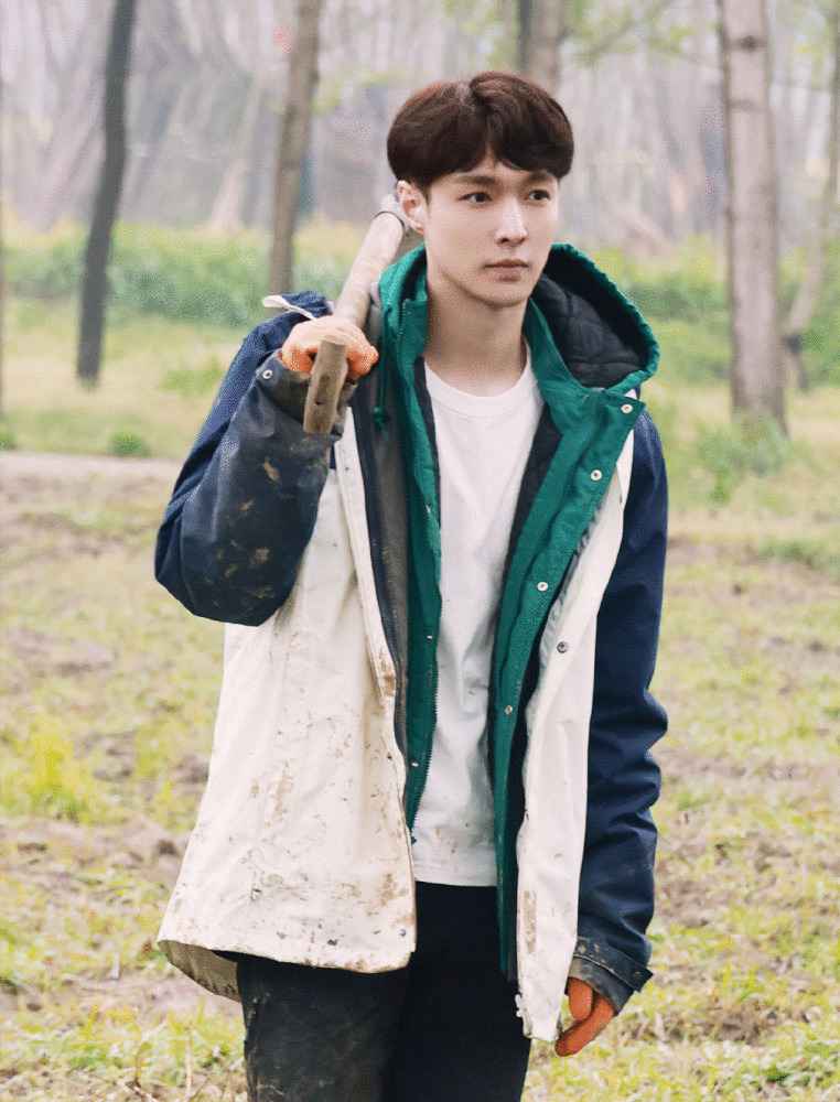 张艺兴靠“骗术”蒙混过关，黄磊偷菜，师徒合体套路《向生》导演