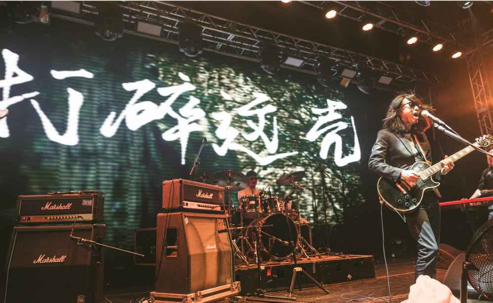 谢天笑全新专辑《哈哈大笑》正式上线 新歌音乐会燥翻全场