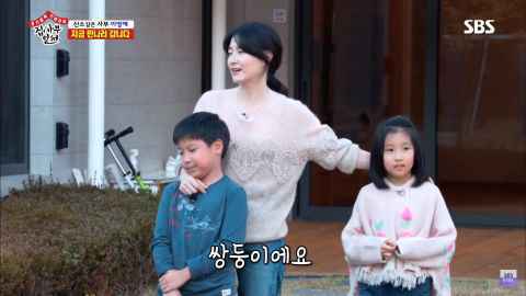 陆星材变身艾莎热唱“LET IT GO”哄李英爱女儿