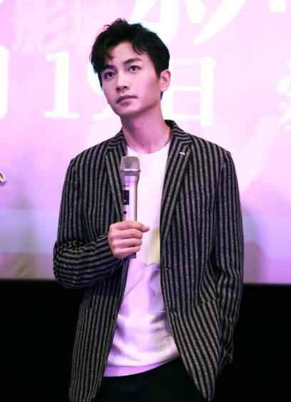 陈晓新片《如影随心》明日上映 现身南京路演大银幕表现力获好评