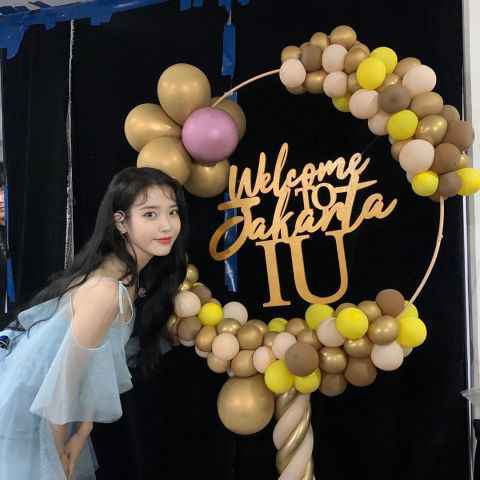 IU《Love, poem》巡演落幕 预告明年还有更多计划！