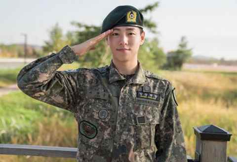 IU和新歌男主李玹雨的「八年之约」MV 的隐藏彩蛋不只一个？