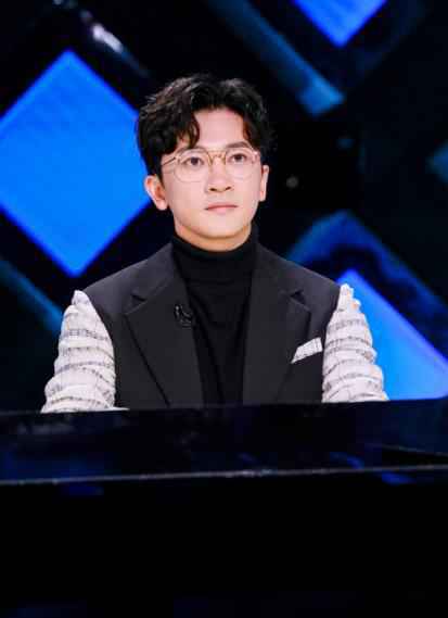 苏有朋《创造营2019》秀F班手势 花式好评获封最强应援