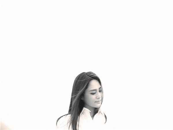 钟欣潼全新EP《听说的幸福》今日上线