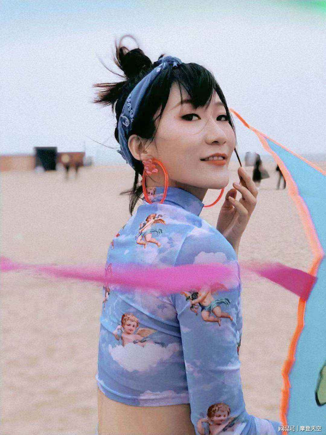 阿肆发布新单曲《偏爱》,你的“怦然心动”从来不会“不合时宜”