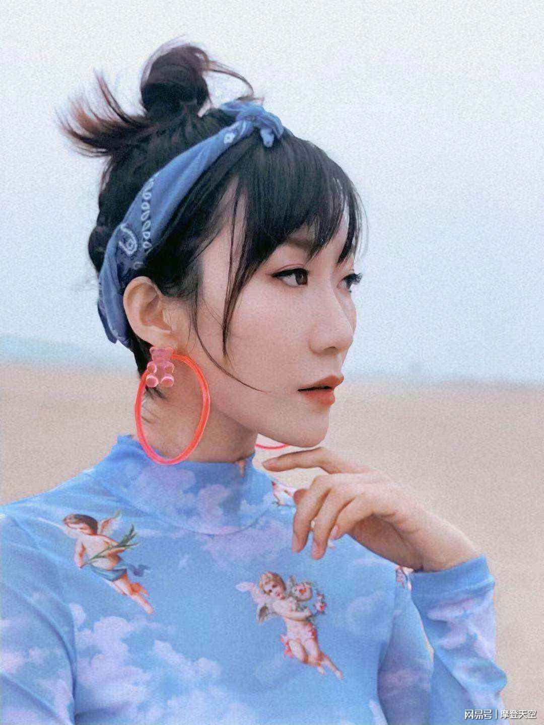 阿肆发布新单曲《偏爱》,你的“怦然心动”从来不会“不合时宜”