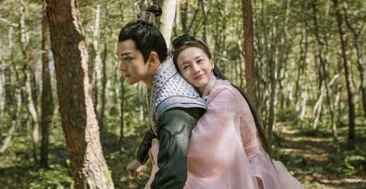 超级剧集《媚者无疆》编剧回应“神还原”,获众主演力挺