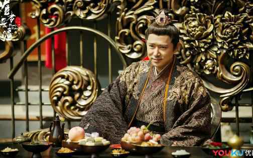 超级剧集《媚者无疆》正在热播,李一桐屈楚萧狂撒糖