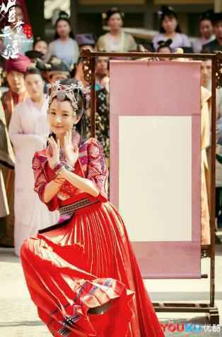 超级剧集《媚者无疆》正在热播,李一桐屈楚萧狂撒糖