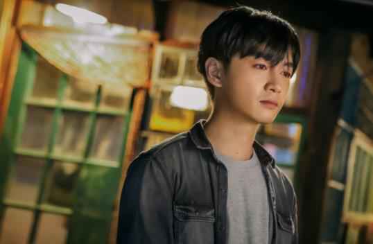 陈晓热播剧收视率双台破一 哭戏有张力演技获同组演员称赞