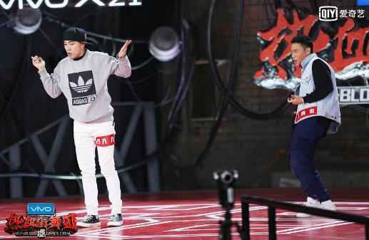 《热血街舞团》舞者突破自身局限 召集人排兵布阵重谋略