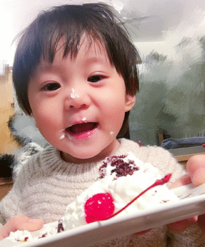 贾静雯为母庆生：我们就是你的胶原蛋白