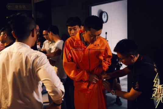 大张伟本色演绎“最幸福的病” 贾乃亮成《幻乐之城》“最忙”唱演人