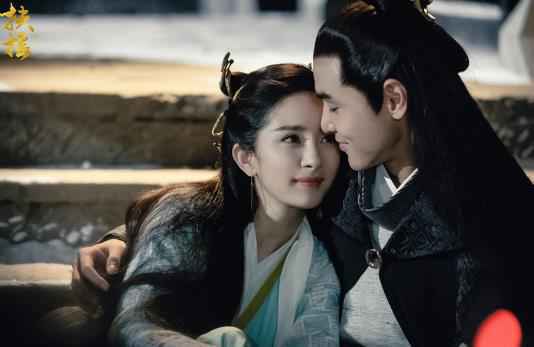 《扶摇》勇破百亿大关 杨幂阮经天不负勇往笃行不倦