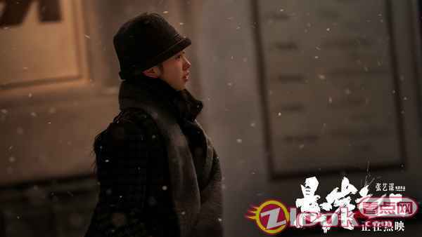 张艺谋《悬崖之上》全面领跑五一档 口碑全平台第一强势逆袭