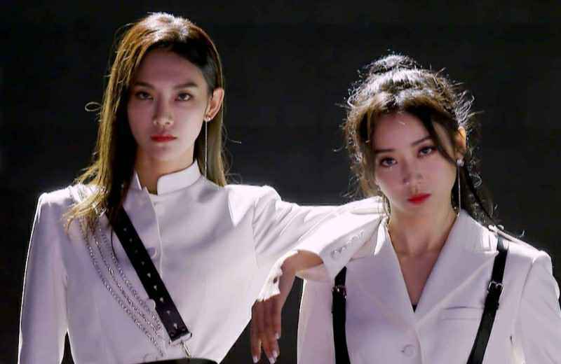 《青春有你2》都怎么选人的？节目组反其道而行，曾可妮一针见血