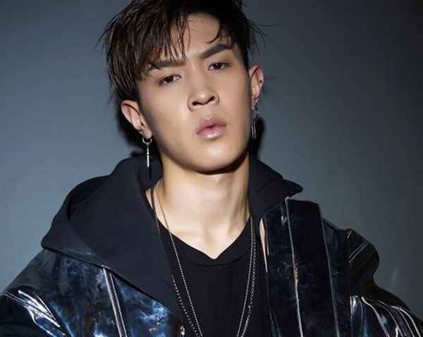 001VLpUfgy1gq8guuvra1j60ee0bh41c02 马伯骞主演《尸兄》好莱坞真人版电影 与科林费斯合作