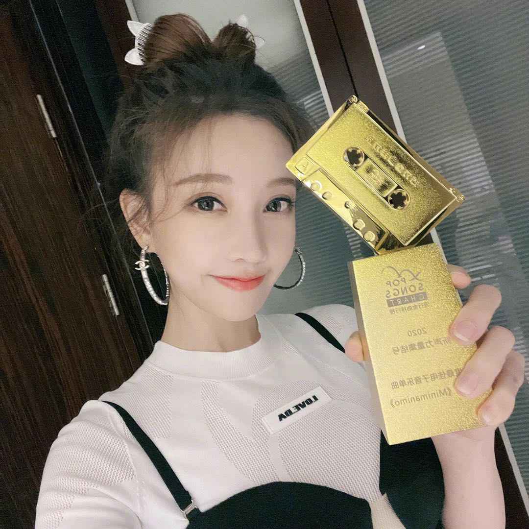 冯提莫音乐盛典认证不俗实力 新歌荣获年度最佳电子音乐单曲