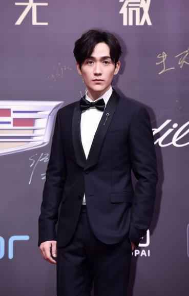 朱一龙获“微博人气演员奖”《镇魂》吸粉无数成强势爆款