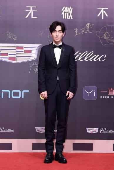 朱一龙获“微博人气演员奖”《镇魂》吸粉无数成强势爆款