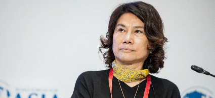 或许只有在这些时刻她才能够短暂地卸下战袍享受单纯的快乐