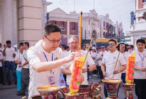 电视剧《一身孤注掷温柔》昨日火热开机 阮经天祝绪丹首搭“天祝”CP搞事情