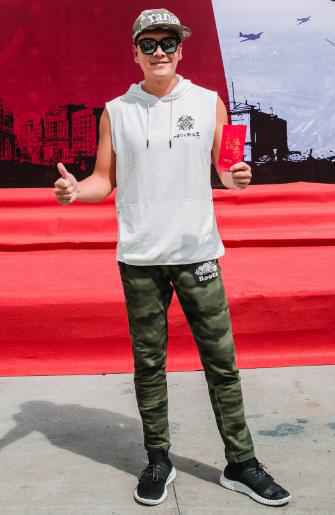 电视剧《一身孤注掷温柔》昨日火热开机 阮经天祝绪丹首搭“天祝”CP搞事情