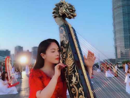国庆彩车上弹箜篌的是河南姑娘!箜篌文化创意产业在河南落地生根
