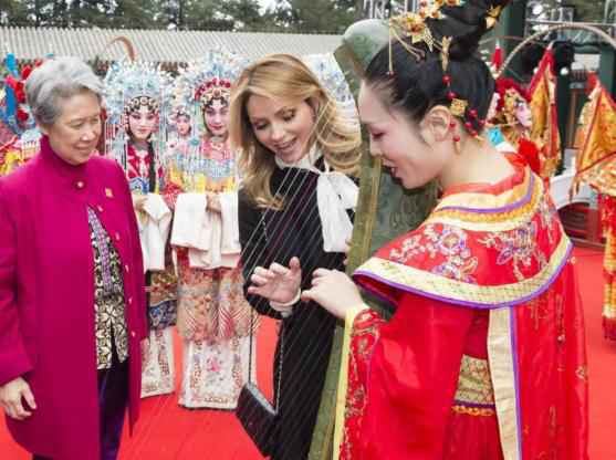 国庆彩车上弹箜篌的是河南姑娘!箜篌文化创意产业在河南落地生根