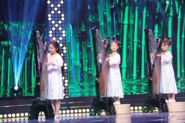 国庆彩车上弹箜篌的是河南姑娘!箜篌文化创意产业在河南落地生根