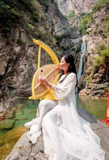 国庆彩车上弹箜篌的是河南姑娘!箜篌文化创意产业在河南落地生根