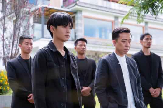 陈晓剧中双面卧底上演戏中戏 收视屡屡双台破一热度不断