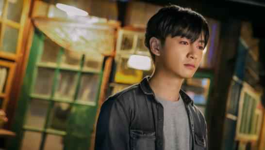 陈晓剧中双面卧底上演戏中戏 收视屡屡双台破一热度不断