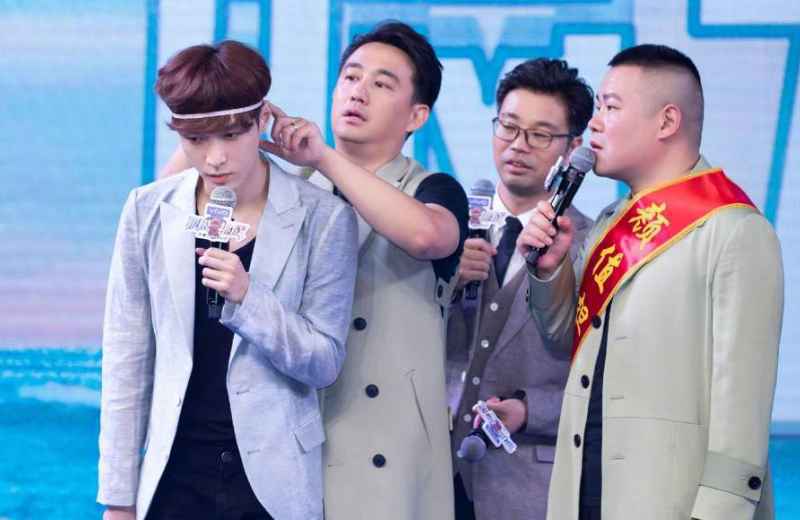 邓伦综艺化身媒婆，在街边牵线？网友：一牵一个准啊！