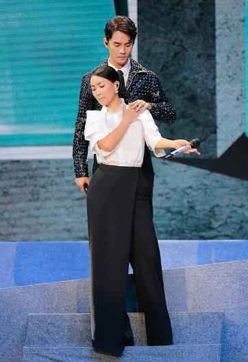 《跨界歌王》总决赛高潮迭起，王凯暂列排名第一