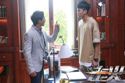 电视剧《走火》“人海穿梭”版海报曝光 谭阳暗中调查孙然身份败露