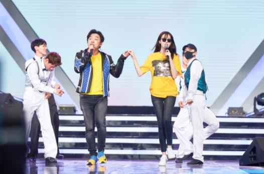 《极限挑战5》公益演唱会开唱 黄渤全力备战直言紧张